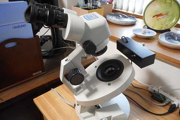 宝石鑑定用マイクロスコープ 宝石専用の顕微鏡です。